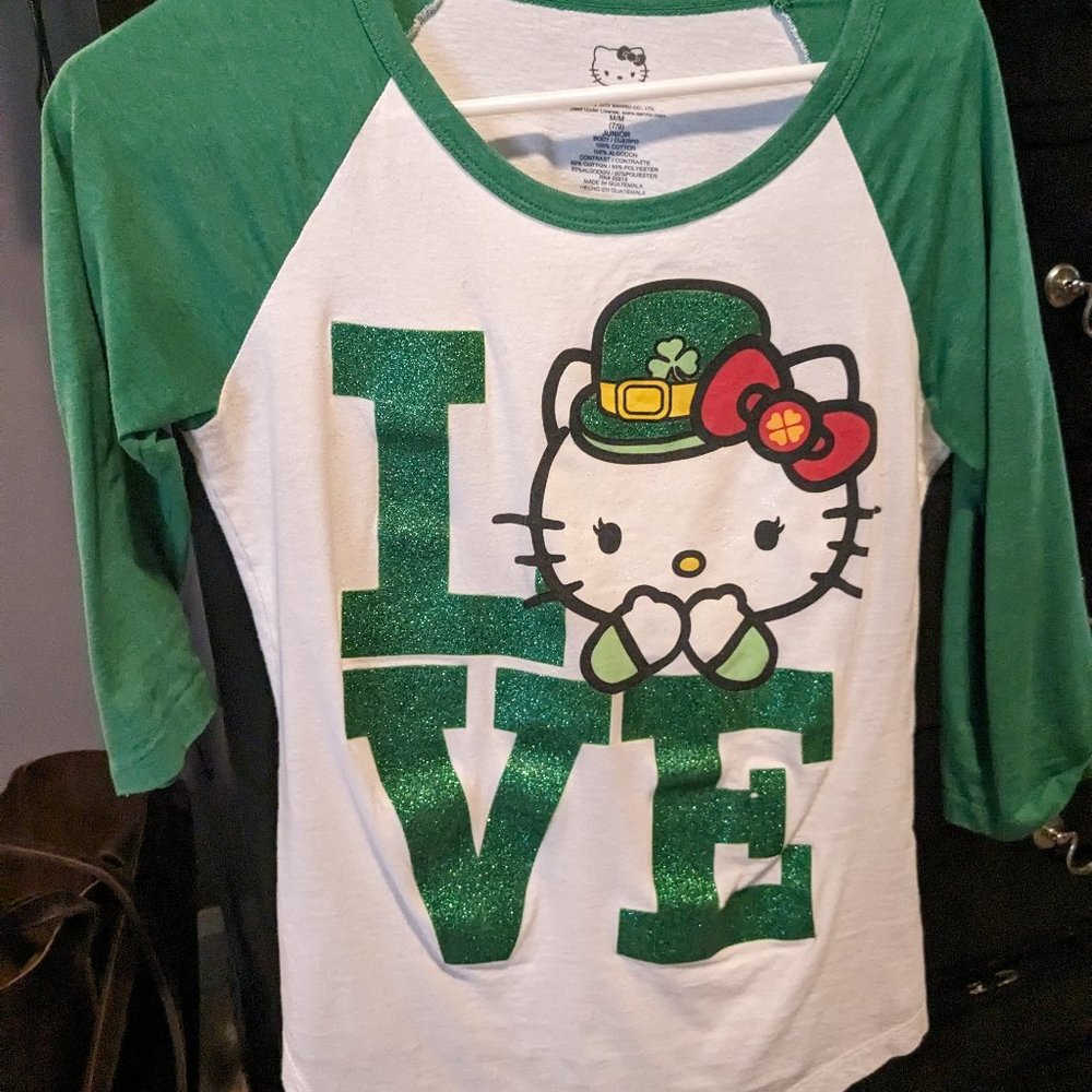 HELLO KITTY T-SHIRT!